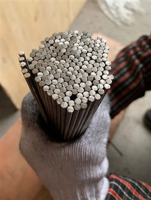 كيفية استخدام قضيب لحام النيكل النقي لإصلاح الأسطح بالشرارة الباردة في غرض الصب